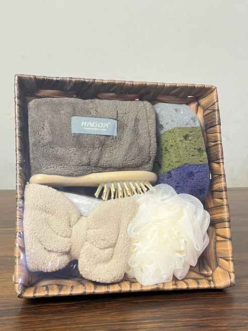 Deluxe Spa Bath Gift Set with Towels and Accessories